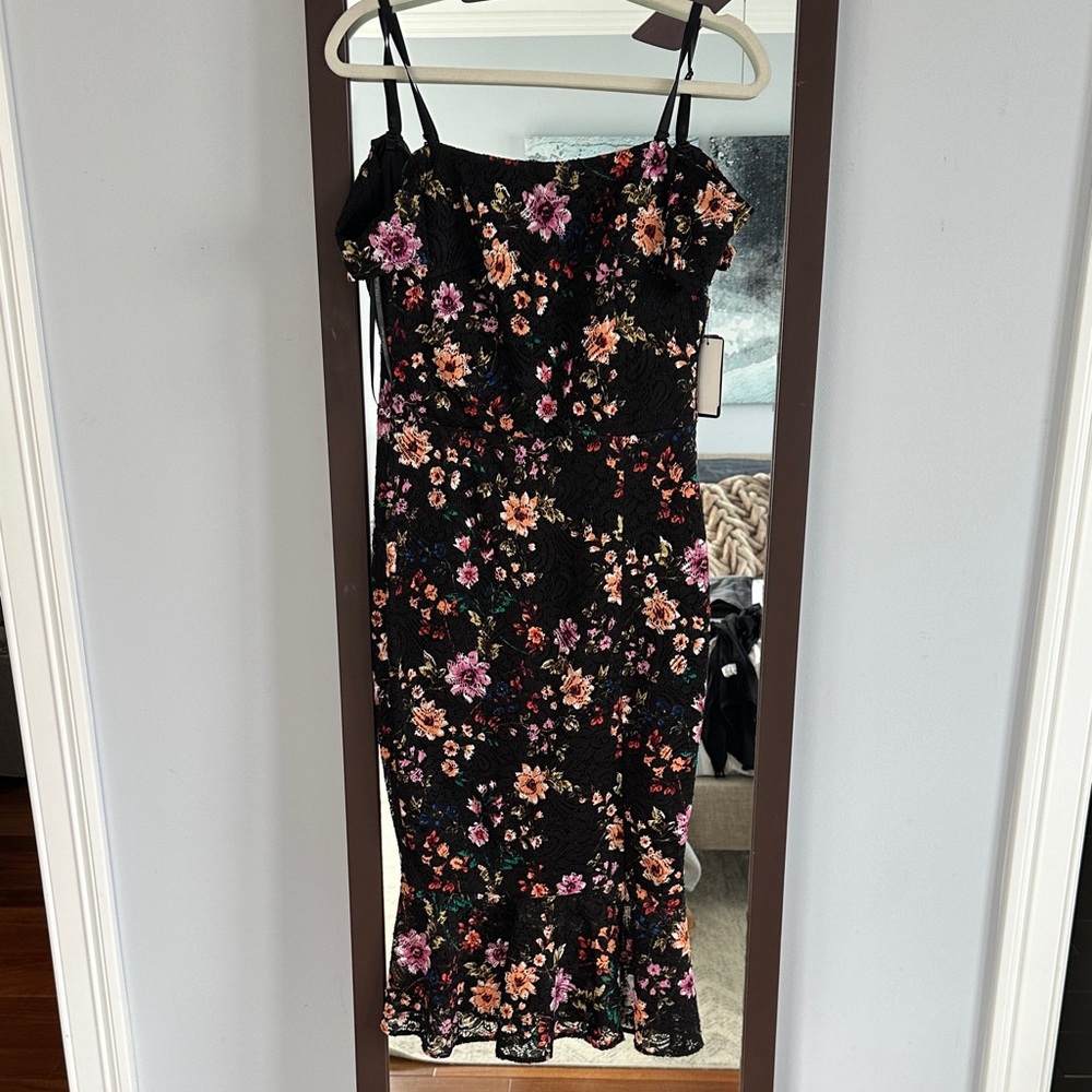 Guess size 4 Black floral lace midi dress - Picture 3 of 7